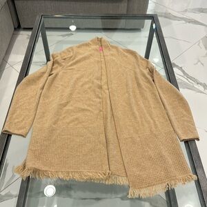 LILLY PULITZER XL CASHMERE SWEATER  
MINT CONDITION  
SMOKE/PET FREE HOME